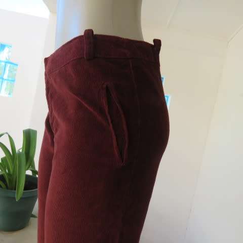 A must for winter! Hickory brown corderoy pants by FASHION EXPRESS in size 38/14