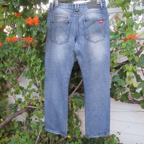 Men's durable blue denim jeans by 'Dickies' in size 34. In polycotton. Straight legs.
