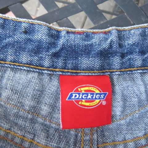 Men's durable blue denim jeans by 'Dickies' in size 34. In polycotton. Straight legs.