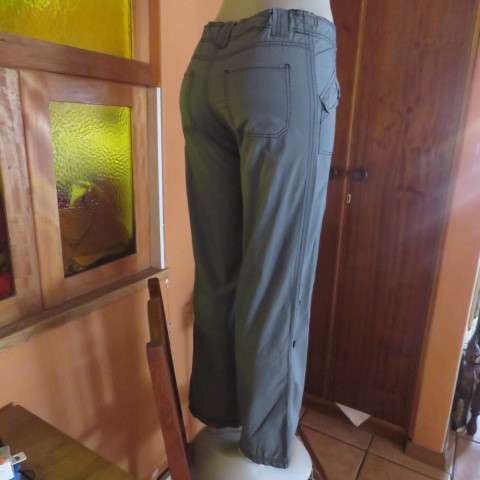 Grey casual pants by `Deniim + Co. In size 32/8. Cargo pockets on front. Tiestring in waist. As new.