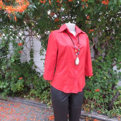 Bright sangria red button down top in size 34/10 by INSYNC.Shirt collar.In stretch cotton.