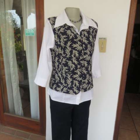 Exquisite new waistcoat in navy with cream small branches with leaves. By MARCONA size 38/14