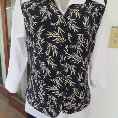 Exquisite new waistcoat in navy with cream small branches with leaves. By MARCONA size 38/14