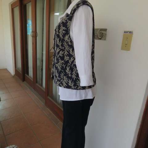 Exquisite new waistcoat in navy with cream small branches with leaves. By MARCONA size 38/14