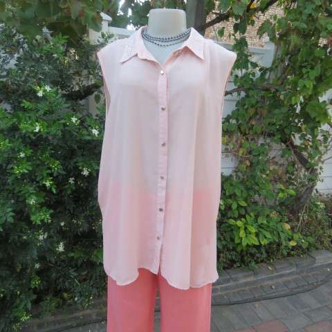 Stunning long sheer polyester peach colour top. Button down with embellished shirt collar.Size 44/20