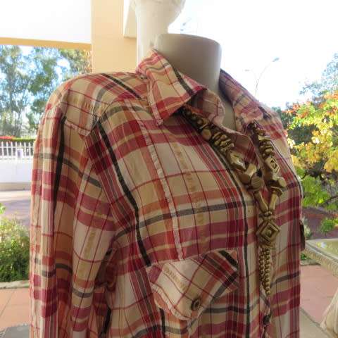 Ladies shirt in red,cream and black check.Size 42/18 by MILADY'S. In bubble cotton. As new.