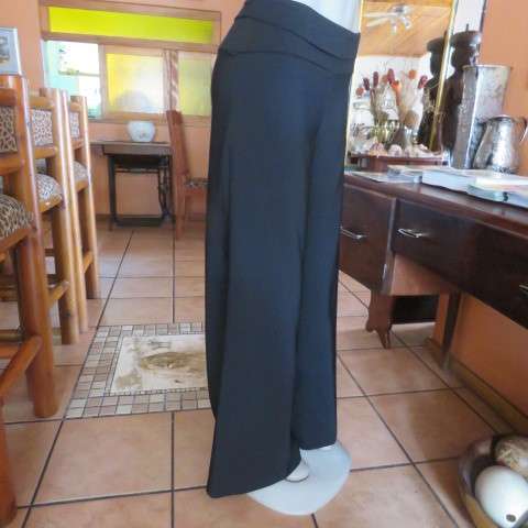 Stunning black culotte style wide legged floor length pants.By BE YOURSELF in size 36/12. New cond.