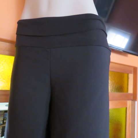 Stunning black culotte style wide legged floor length pants.By BE YOURSELF in size 36/12. New cond.