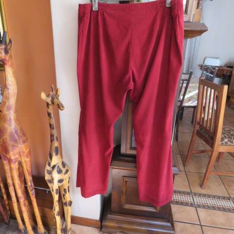 Fabulous maroon stretch polyester pants in size 46/22 by DONNA-CLAIRE.Back waist with elastic sides
