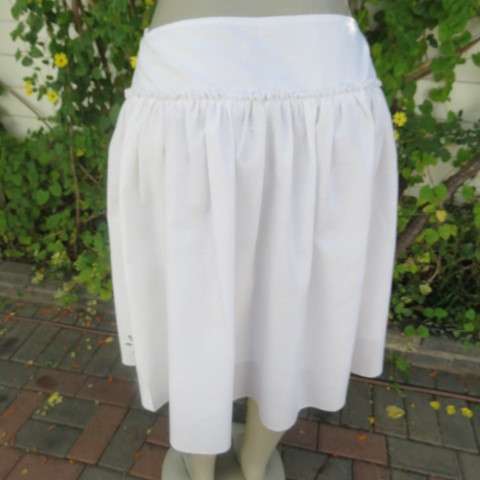 White fine cotton skirt with yoke and gathered bottom with lining, Embroidered border.Size 36/12