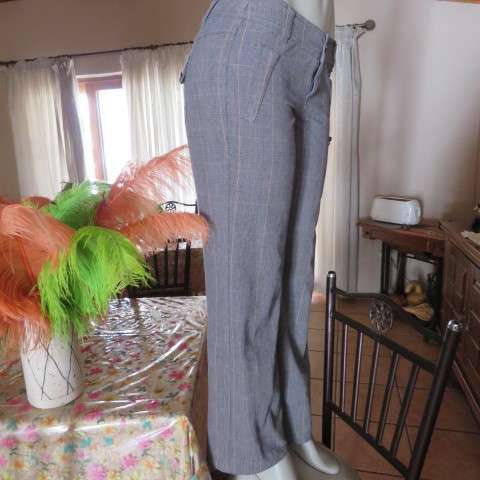 Totally on trend heavy cotton straight legged pants in black and white check. Size 32-8 by LEGIT.