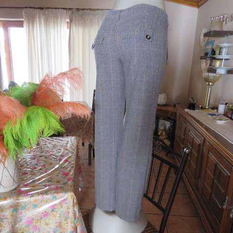Totally on trend heavy cotton straight legged pants in black and white check. Size 32-8 by LEGIT.
