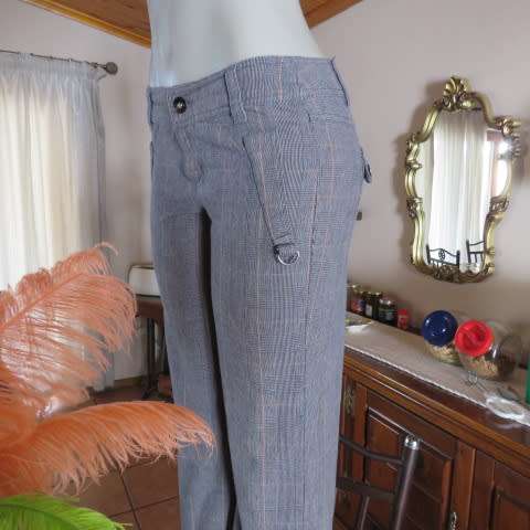 Totally on trend heavy cotton straight legged pants in black and white check. Size 32-8 by LEGIT.