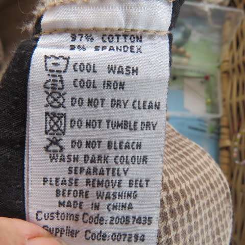Easy to wear pants in soft stretch cotton INSYNCFORMAL size 38/14.Bootlegged. As new.
