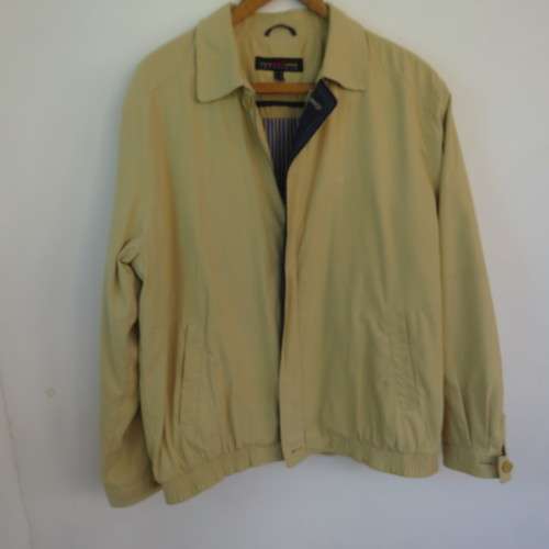 Men's rich cream jacket with zip up front by LETTFIELD size XXL.Blue and cream stripe lining.