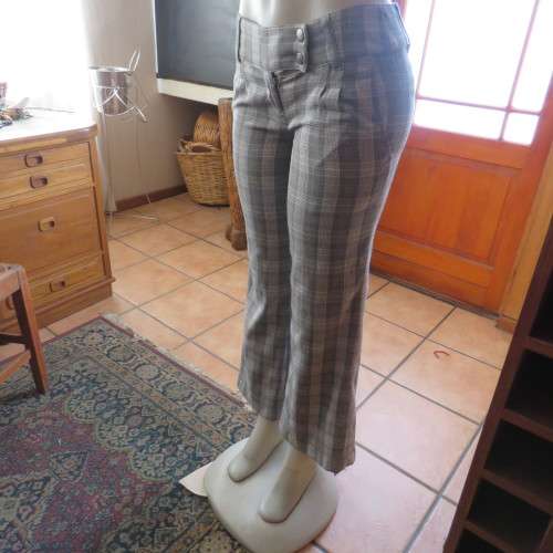Sassy silvergrey check pants with silver thread by TALLY WEIJL in size 32/8. Imported. As new