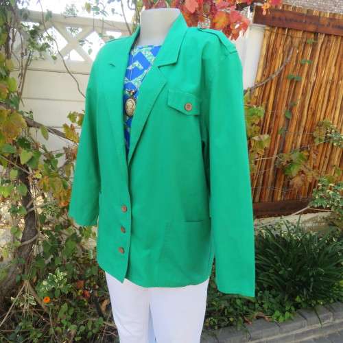 Emerald green 100% cotton long sleeve jacket with epuletts in size 38/14, Casual or smart wear.