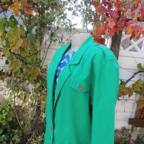 Emerald green 100% cotton long sleeve jacket with epuletts in size 38/14, Casual or smart wear.