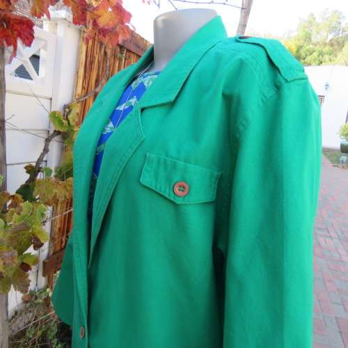 Emerald green 100% cotton long sleeve jacket with epuletts in size 38/14, Casual or smart wear.