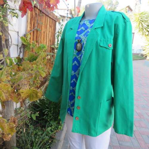 Emerald green 100% cotton long sleeve jacket with epuletts in size 38/14, Casual or smart wear.
