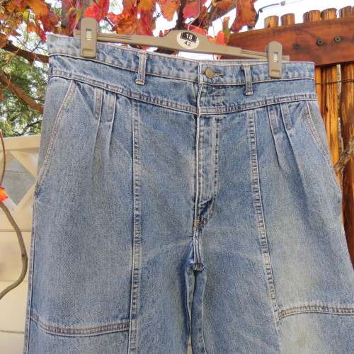 Men's vintage blue denim high waist Jenas. An Original 'Jason Michaels' size 38. Good condition.