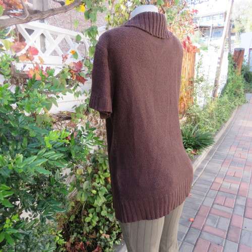 Choc brown button down acrylic knit short sleeve cardigan with collar. Size 38/14.By AUDACITY.