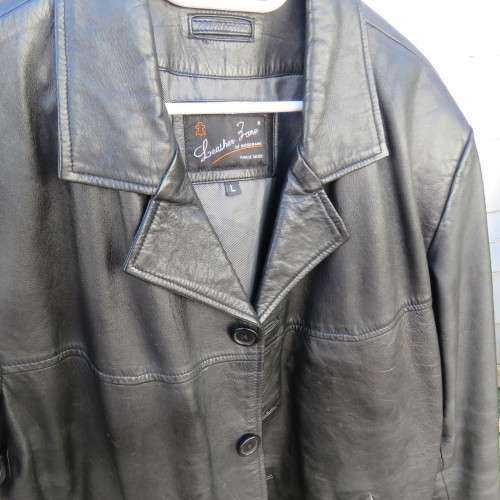 Stunning black geniune leather Men's jacket by LEATHER ZONE by ROSEBANK in size large. New condition