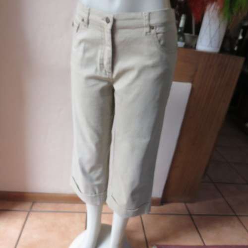 Casual dark beige ankle pants with turnovers in size 38/14 by STATURE.In firm stretch cotton. As new