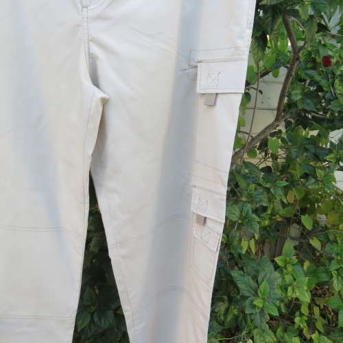 Comfy beige Men's pants. Size large by J, EXCHANGE Edgars .Pockets galore. Drawstring waist. As new
