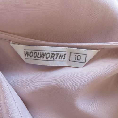 Amazing blush pink long sleeve top with puritan style collar. Size 34/10. Good condition.