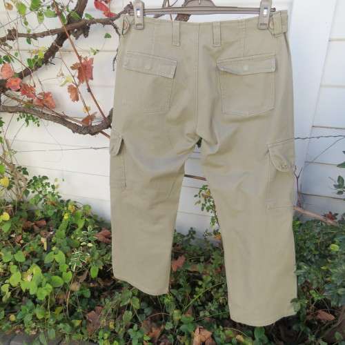 Durable Fashion pants in khaki by `Oceanone` in size 36. In 100% heavy cotton. New condition.