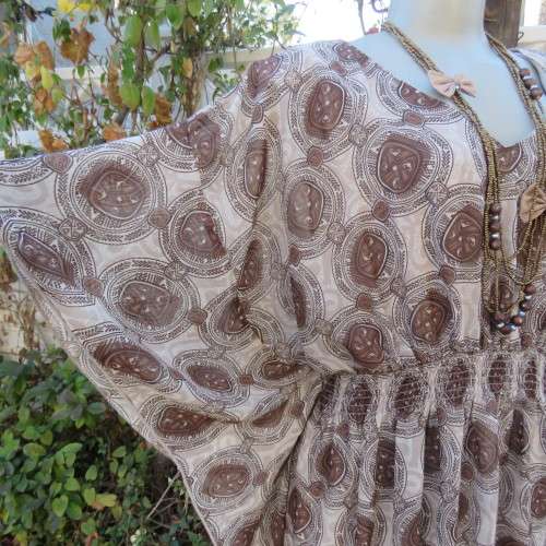 High quality GINGER MARY long polyester top with elasticated waist. Size 44/20. As new