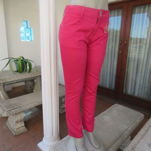 Go all magenta pink skinny pants. Size 36/12 y 'RT'. New condition. Used once.