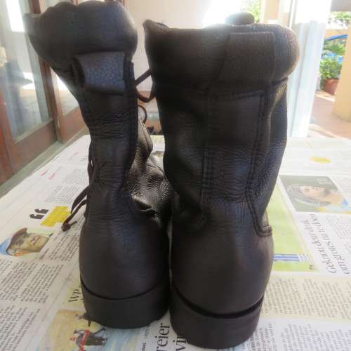 Pair of SADF genuine leather brown soft upper army boots size 6 from 2011 by D.W.S. Army size 247 M.