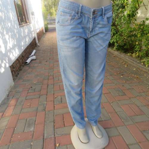 Due south skinny light blue denim jeans in size 36/12. In cotton stretch fabric.