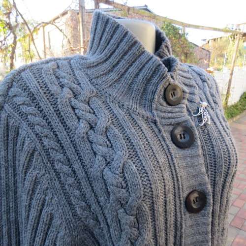 Bulky grey knitted button down cardigan with high collar size XL.Best fit size 42/18. Good condition