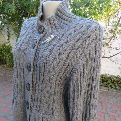 Bulky grey knitted button down cardigan with high collar size XL.Best fit size 42/18. Good condition