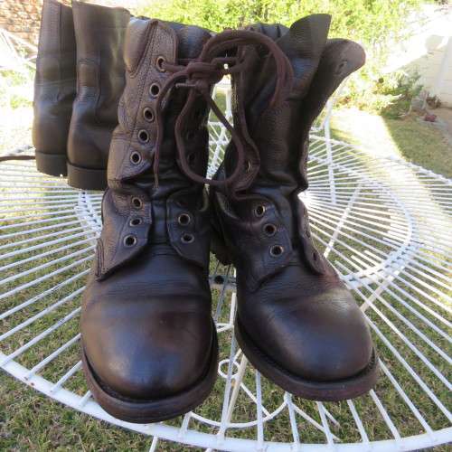 Pair SADF brown genuine leather boots size 7 issued 2012 by D.W.S. Army size 255 W. With soft tops.