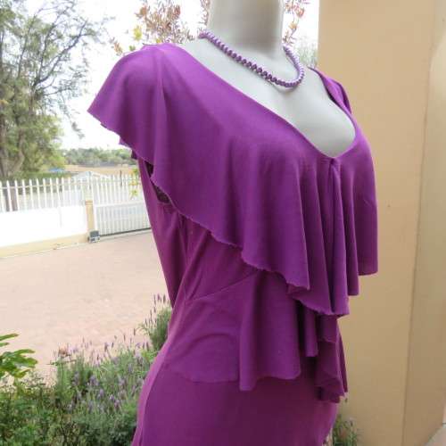 Seriously sexy sleeveless top in voilet 100% stretch viscose size 36/12 by 'WOOLWORTHS'.