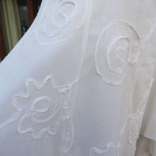 Romantic pure white fine cotton asymetrical skirt in 2 layers by `TRUWORTHS size 33/8. New condition