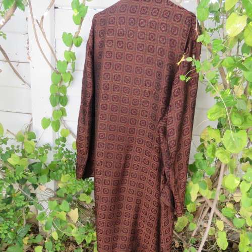 Amazing men's vintage dressing gown in woven satin by HIS EXCELLENCE by REGENT size 42 to 46.As new.