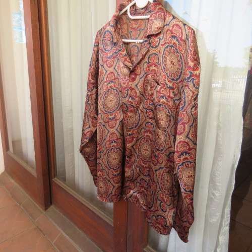 Fancy Men's silky polyester satin night shirt in size medium in rich jewel colours. Baroque patterns