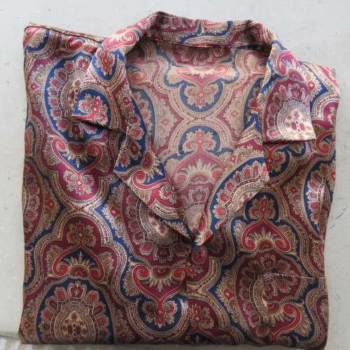 Fancy Men's silky polyester satin night shirt in size medium in rich jewel colours. Baroque patterns