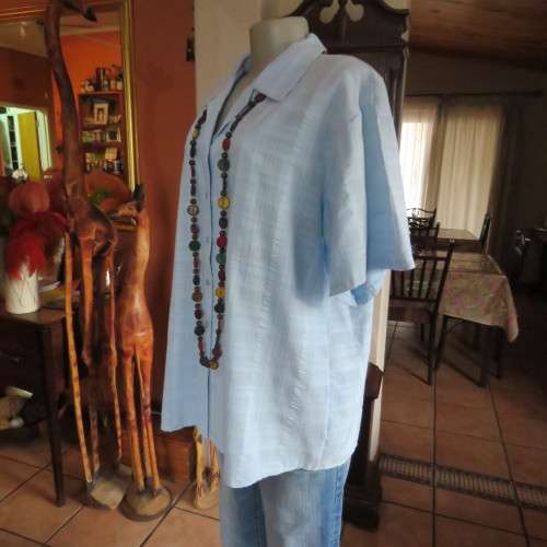 Casual short sleeve shirt in powder blue bubble polycotton+viscose blend size 42/18 by 'INSYNC'.