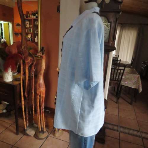 Casual short sleeve shirt in powder blue bubble polycotton+viscose blend size 42/18 by 'INSYNC'.