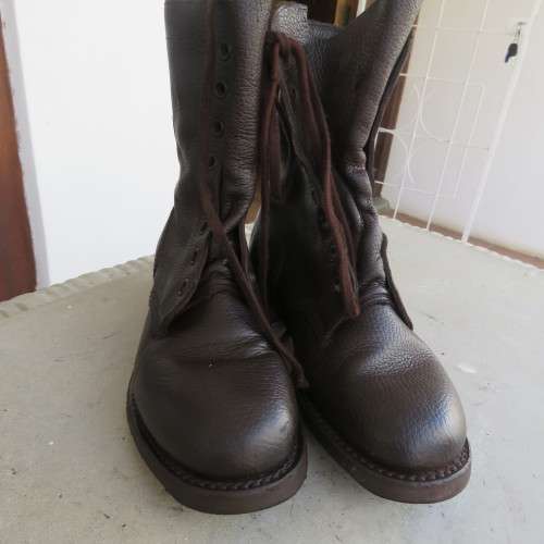 Pair of SADF brown genuine leather army boots in size 5.5. Issued 2009 by DWS. Amry size 240 M.