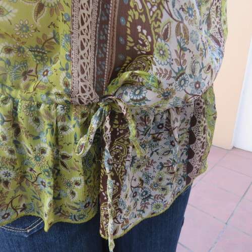 Strappy top for summer in lively green with turquoise and brown stripe and floral design size 32/8