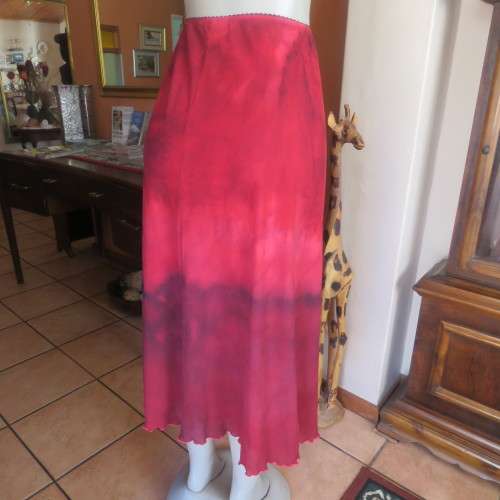 Adorable ankle length funkadelik skirt by STRAWBERRIES in size 34/10. A-line style. Good condition.