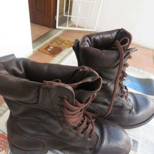 Pair of SADF brown genuine leather soft top boots in size 6.5 by DWS. Issued 2011. Army size 247 M.