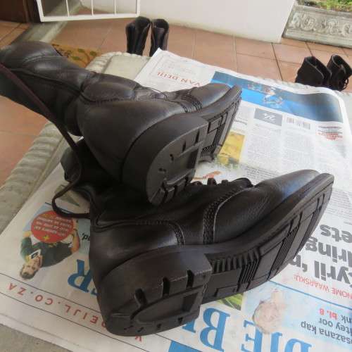 Pair of SADF brown genuine leather soft top boots in size 6.5 by DWS. Issued 2011. Army size 247 M.